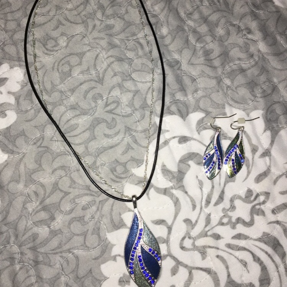 Necklace earrings set winter blue